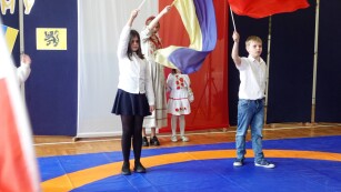 Taniec z flagami